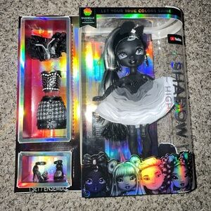 NIB Rainbow Shadow High Shanelle ONYX doll.
